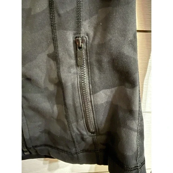 Lululemon Define Jacket Black Grey Camo Women's Size 2 - Picture 3 of 6